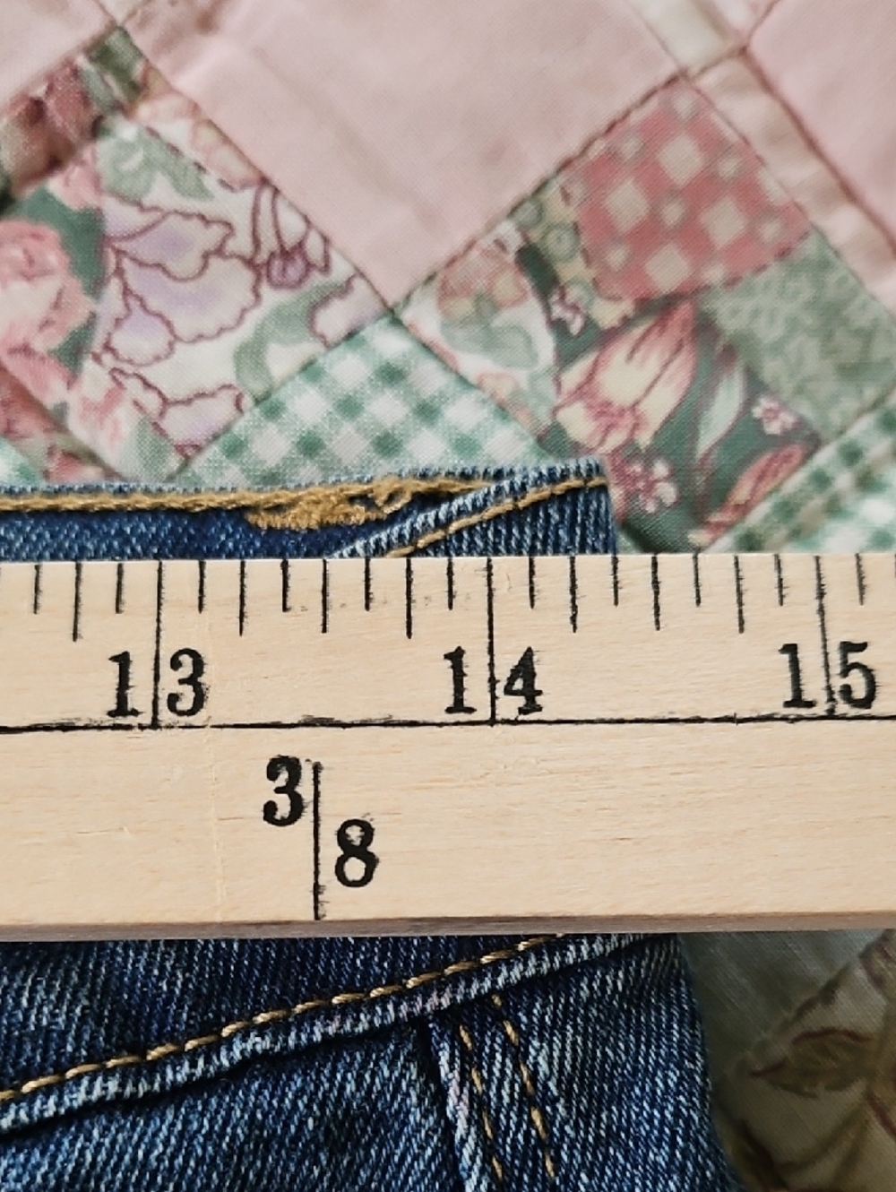 Curve Appeal - Mid-rise Relaxed Fit Jeans- Size 4/27 - Picture 4 of 11